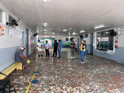 VotaÃ§Ã£o na Escola Dr. Leocadio JosÃ© Correia flui dentro do programado